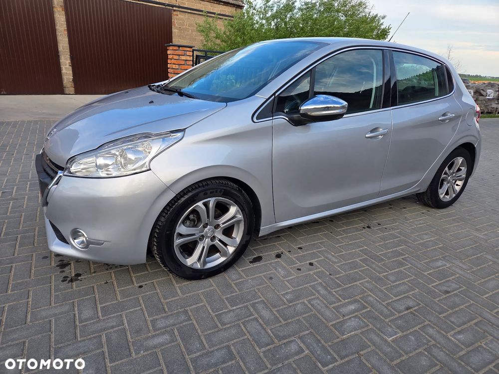 Peugeot 208 - 4