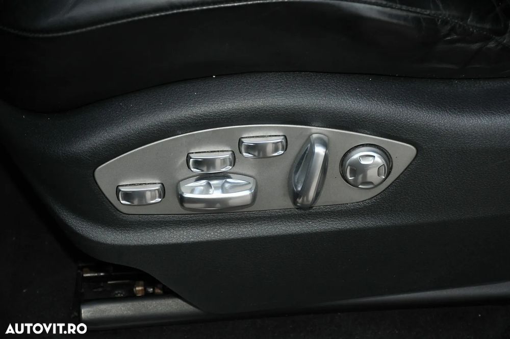 Porsche Cayenne 3.0 L - 18