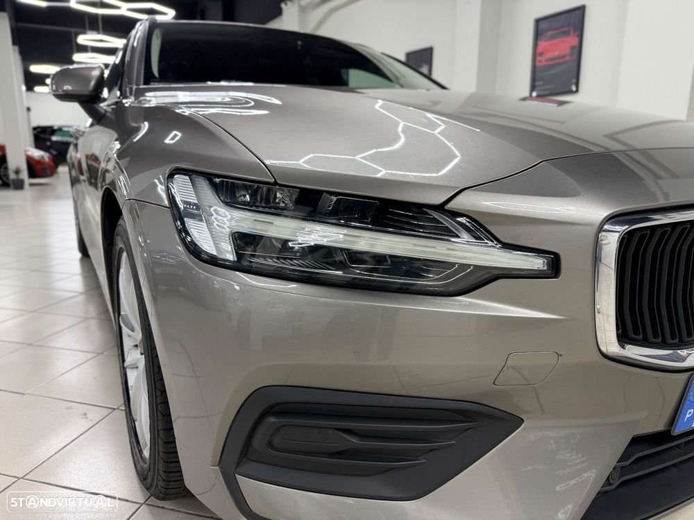 Volvo V60 2.0 D3 Momentum Core Geartronic - 2