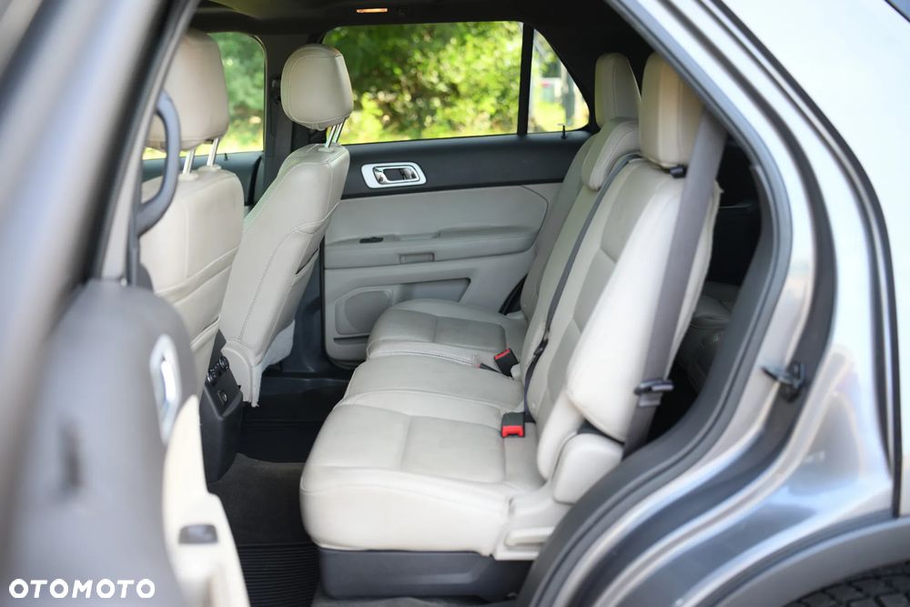 Ford Explorer - 25
