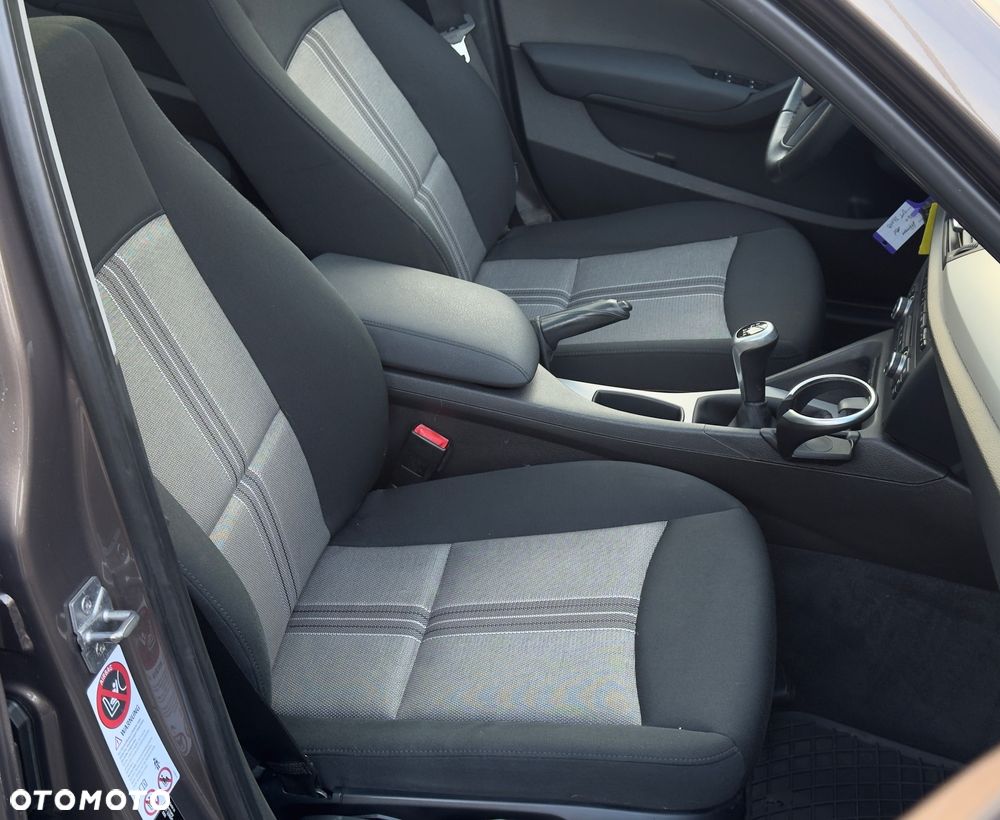 BMW X1 sDrive18d xLine - 13