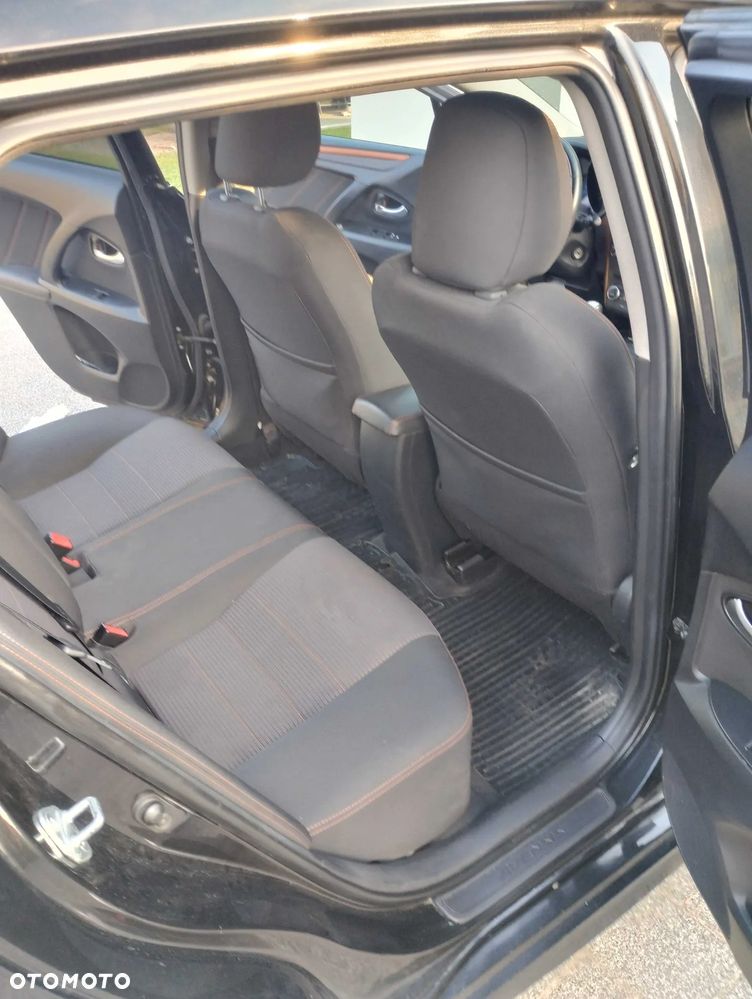 Toyota Avensis 2.0 D-4D Premium - 12