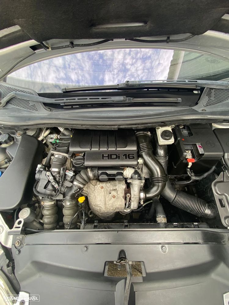 Citroën C4 1.6 HDi 110 Exclusive - 11