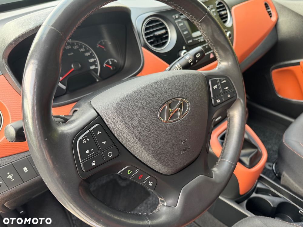 Hyundai i10 1.2 Fifa World Cup Edition - 17