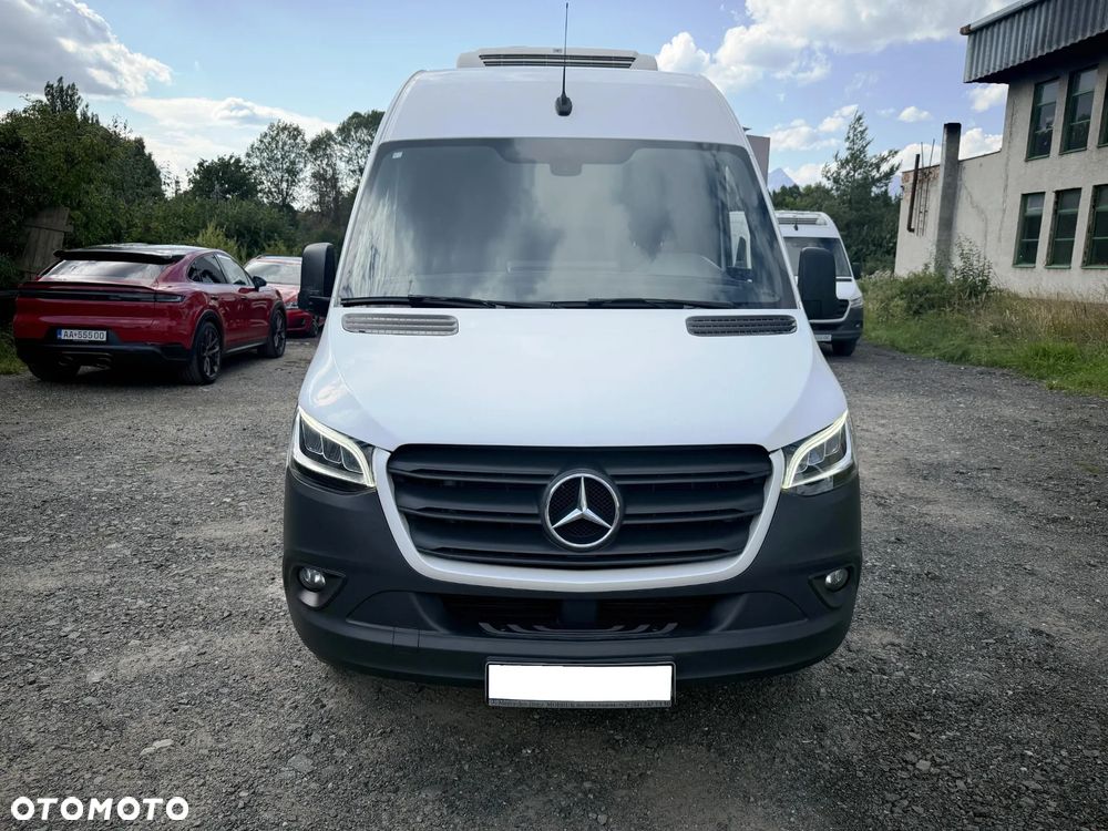 Mercedes-Benz Sprinter - 8
