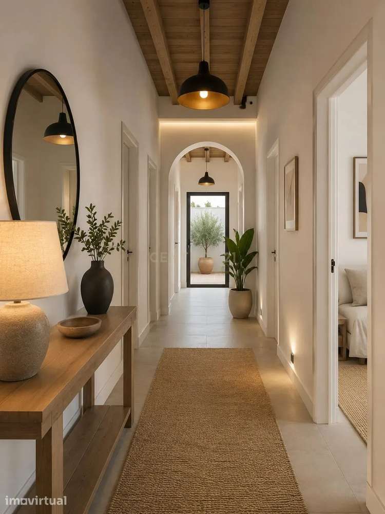 OPORTUNIDADE DE INVESTIMENTO EM MOMBEJA - T3 COM AMPLAS ÁREAS , QUINTA - Grande imagem: 4/23