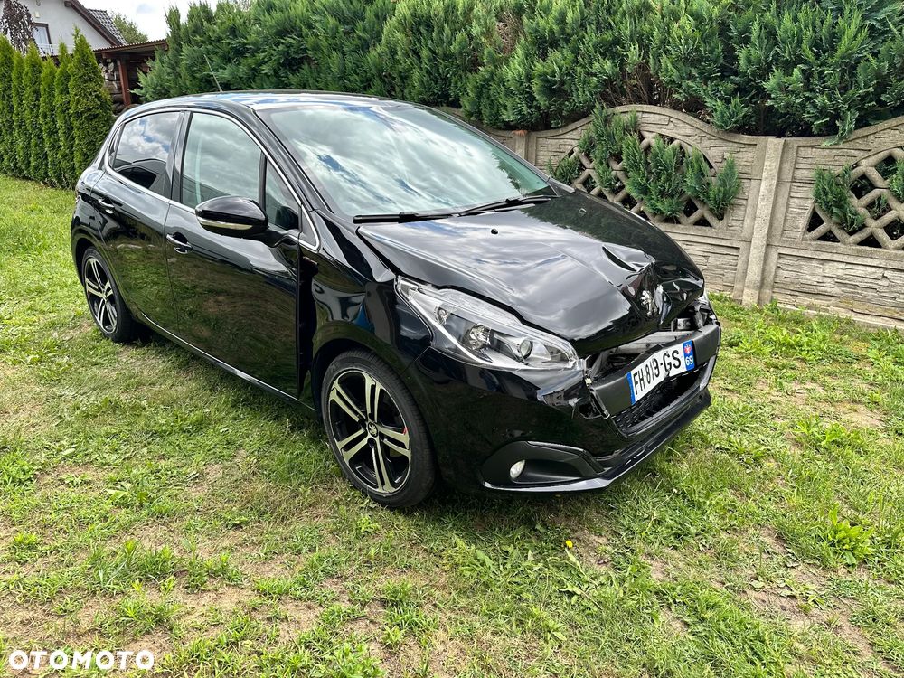Peugeot 208 - 10