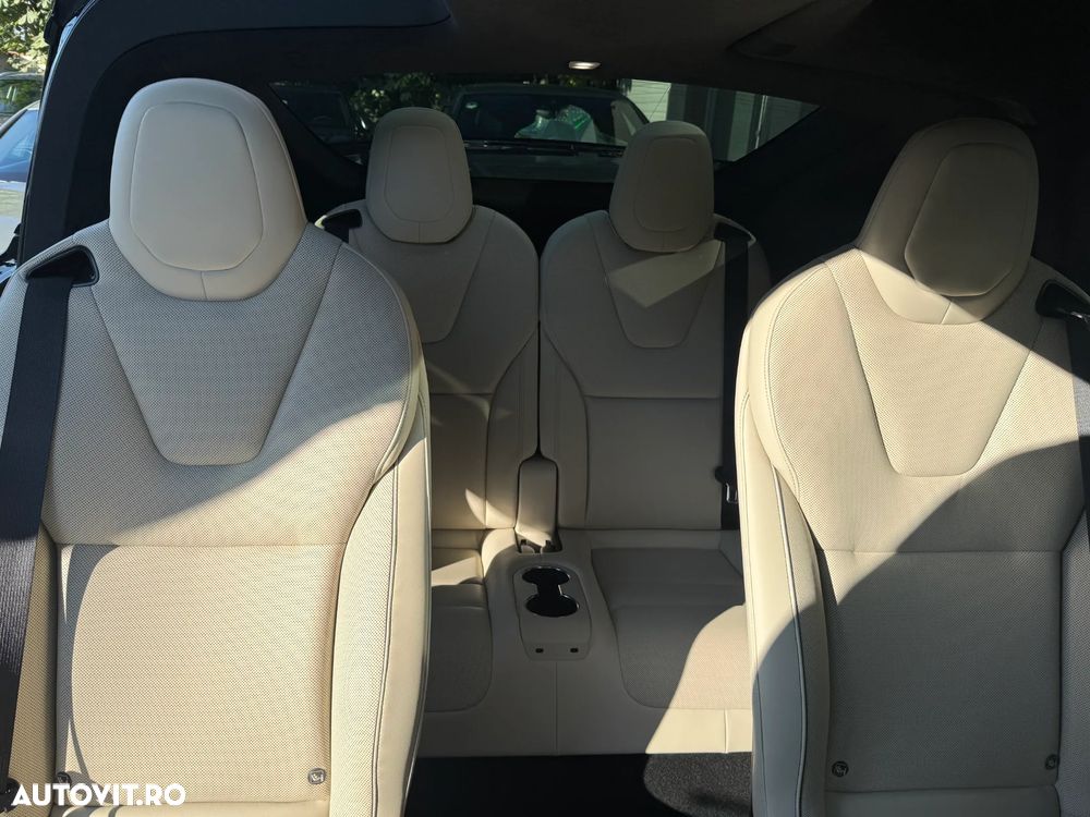 Tesla Model X Plaid - 13