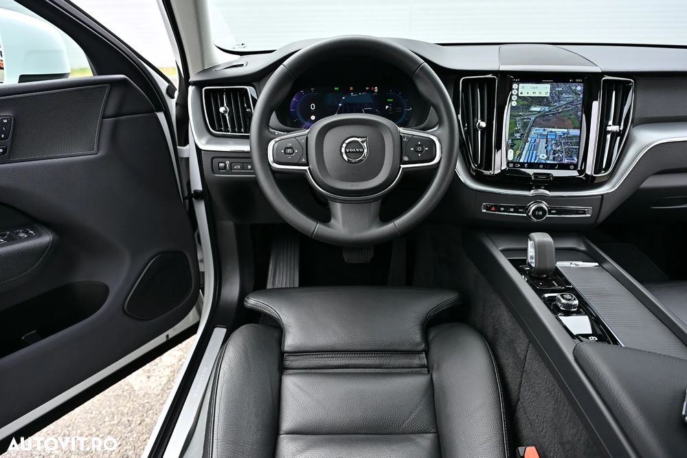 Volvo XC 60 T6 AWD Recharge Geartronic Inscription Expression - 24