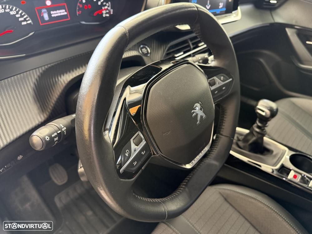 Peugeot 2008 1.2 PureTech Allure Pack - 15