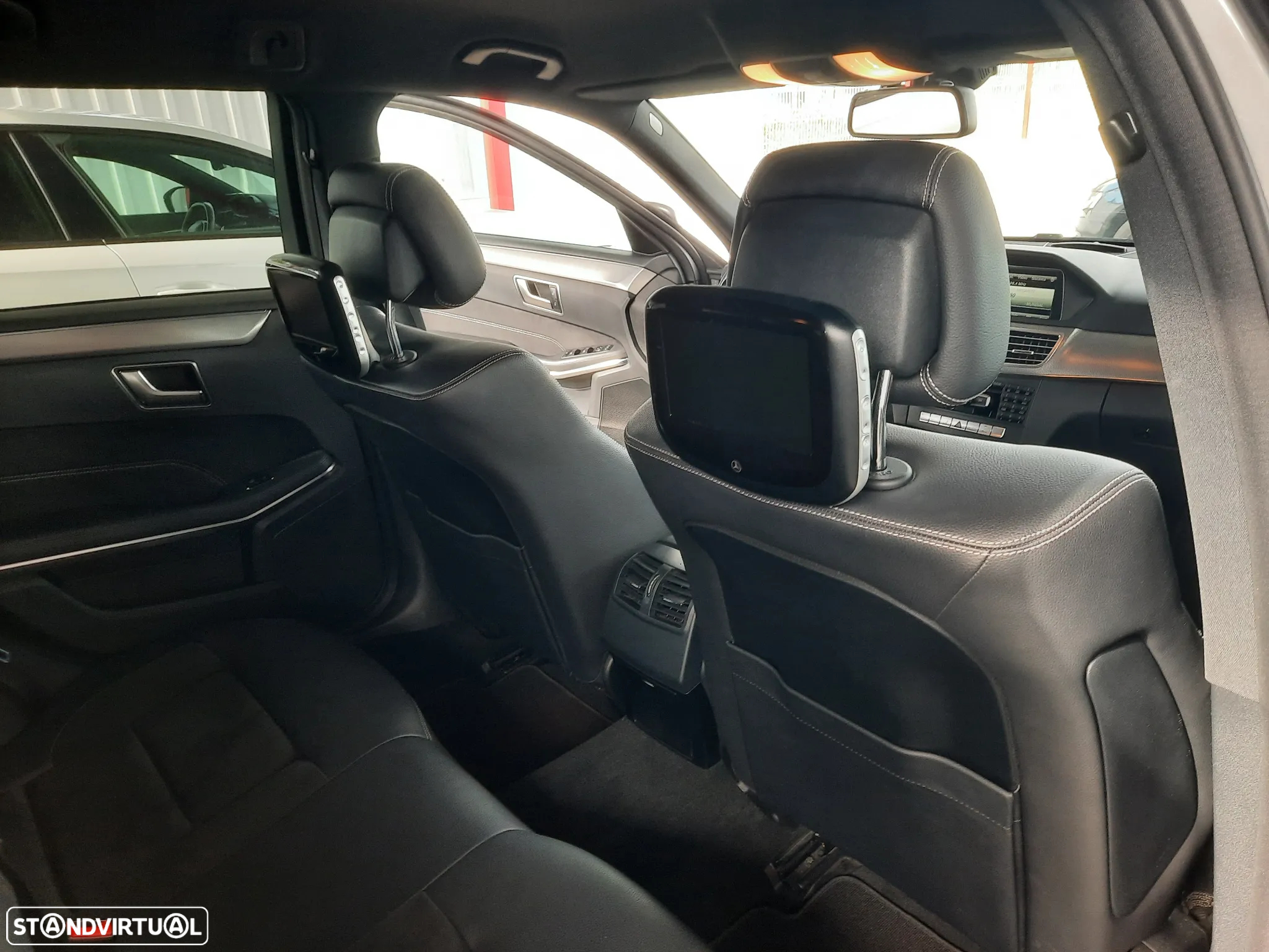 Mercedes-Benz E 300 Bluetec Hybrid Avantgarde - 31