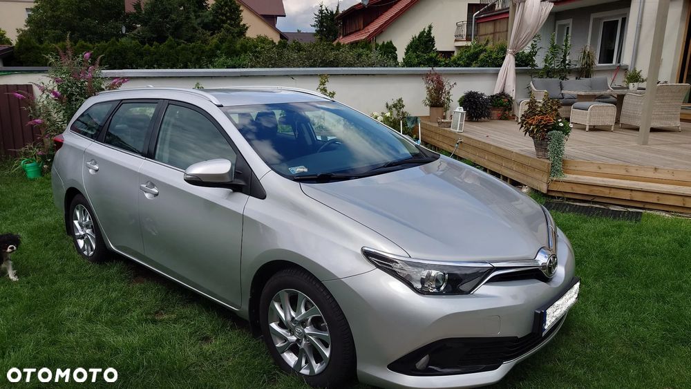 Toyota Auris 1.6 Dynamic - 1