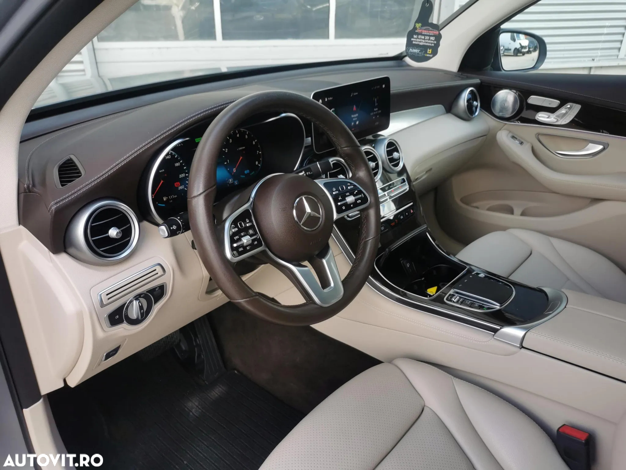 Mercedes-Benz GLC 300 4MATIC - 18