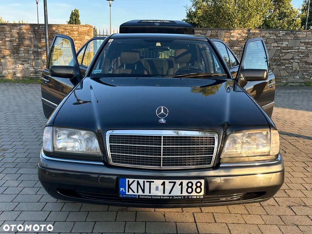 Mercedes-Benz Klasa C 180 Elegance - 14
