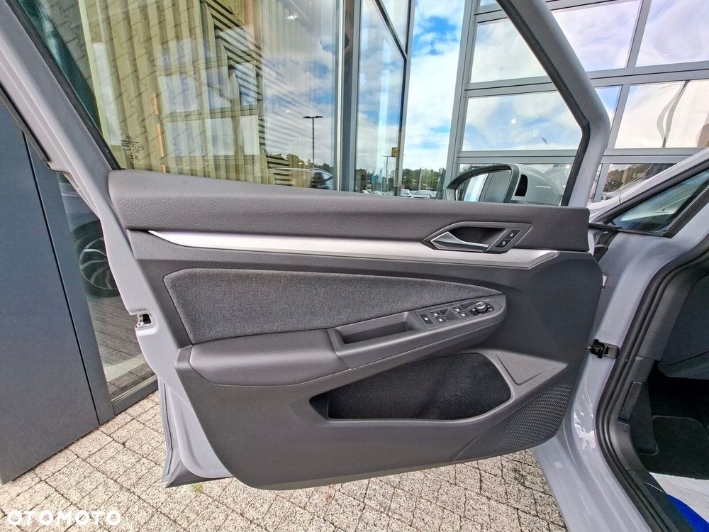 Volkswagen Golf - 10