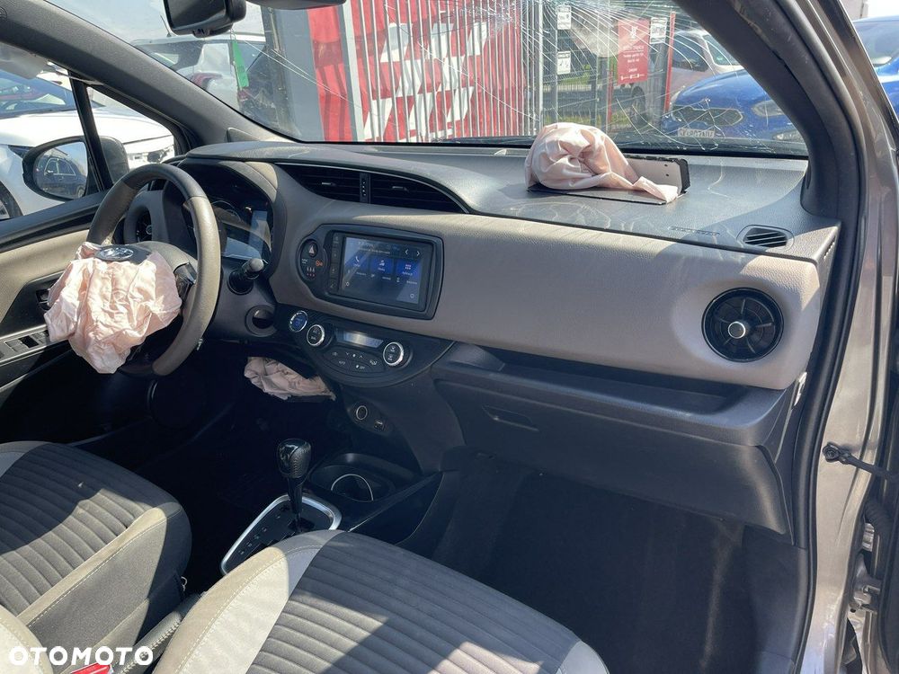 u-ywany-toyota-yaris-2020-26-900-pln-99-750-km-otomoto-pl