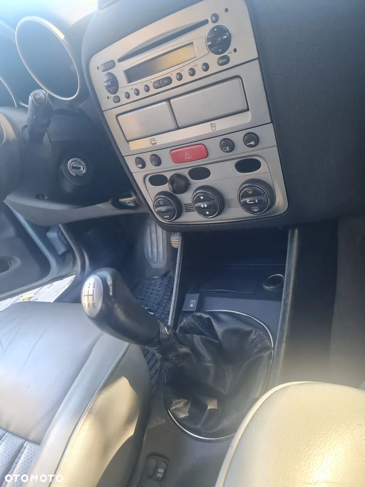 Alfa Romeo 147 - 21