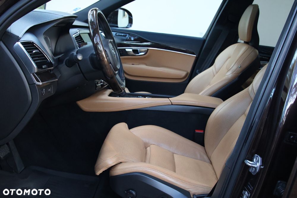 Volvo XC 90 D5 SCR AWD Inscription 7os - 16