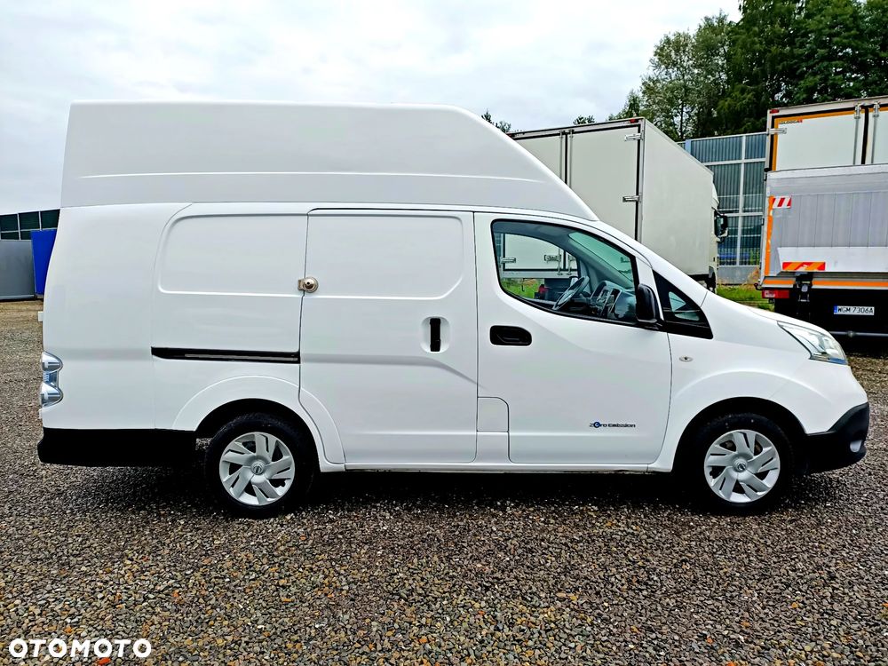 Nissan ENV 200 Maxi - 5