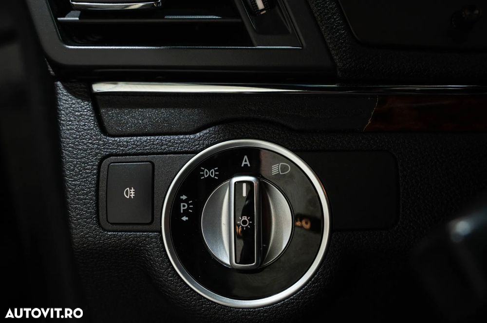 Mercedes-Benz E 350 CGI Coupe BlueEFFICIENCY 7G-TRONIC Avantgarde - 25