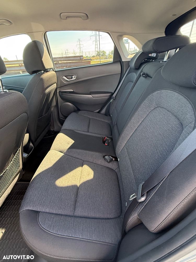 Hyundai KONA - 18