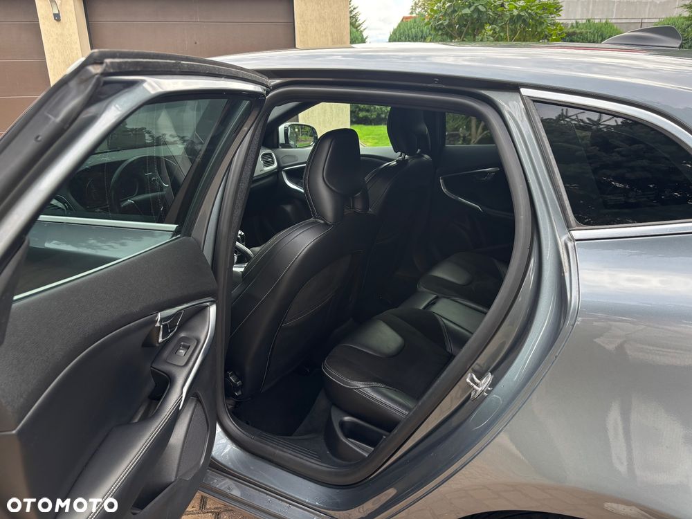 Volvo V40 D4 Drive-E R-Design Momentum - 22