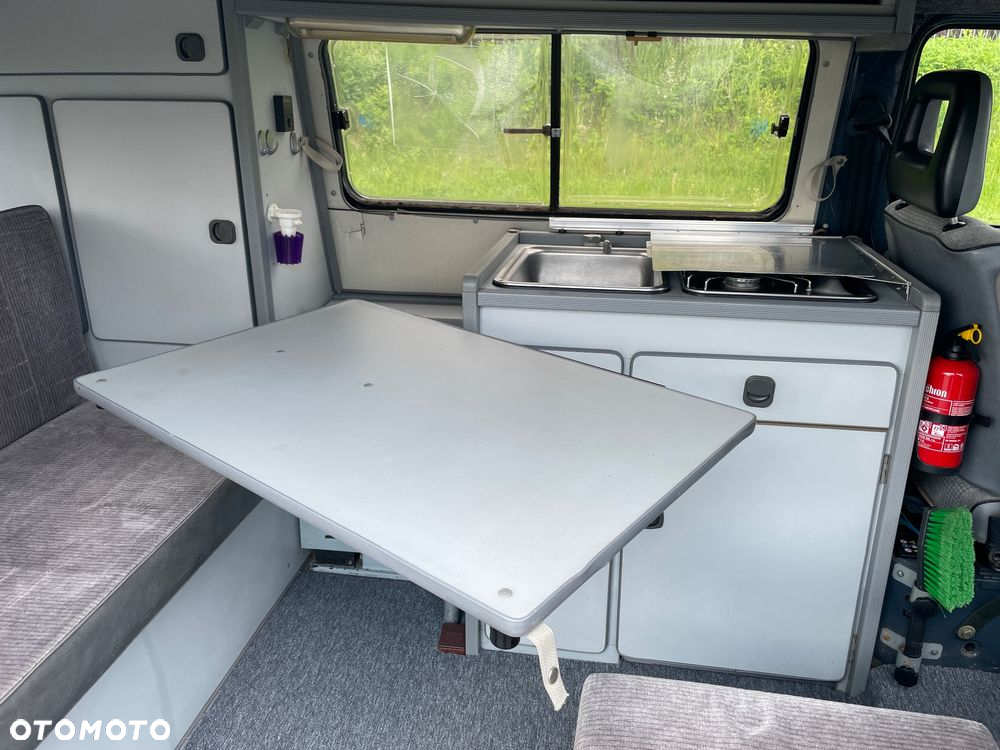 Volkswagen Transporter - 18