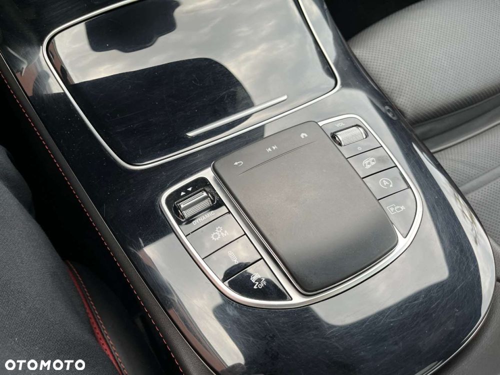 Mercedes-Benz Klasa E AMG 53 4-Matic+ 9G-TRONIC - 25