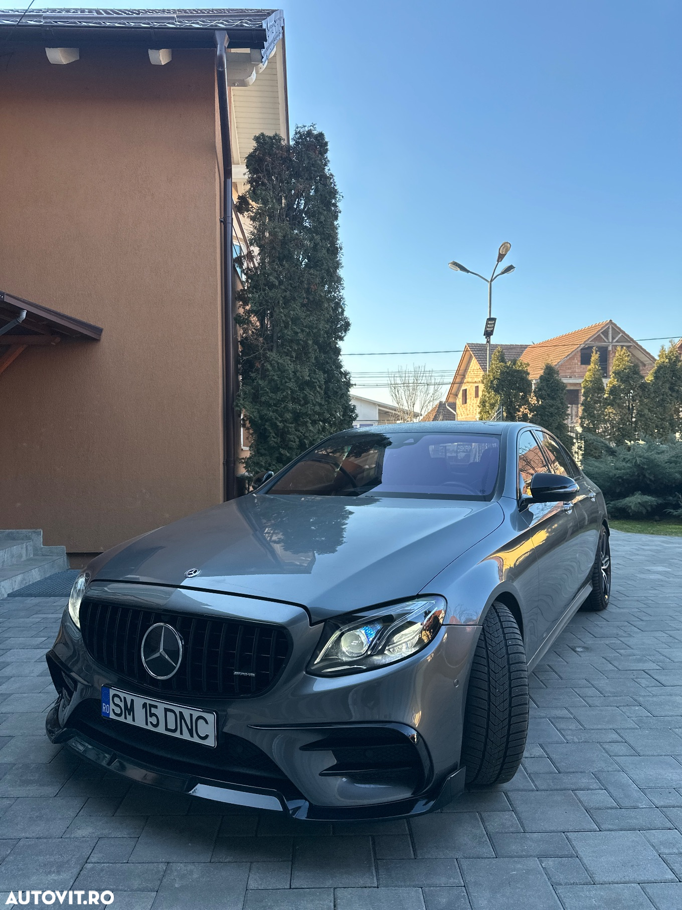 Mercedes-Benz E - 9