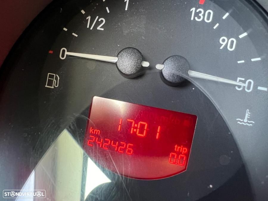 SEAT Toledo 2.0 TDI Stylance - 10