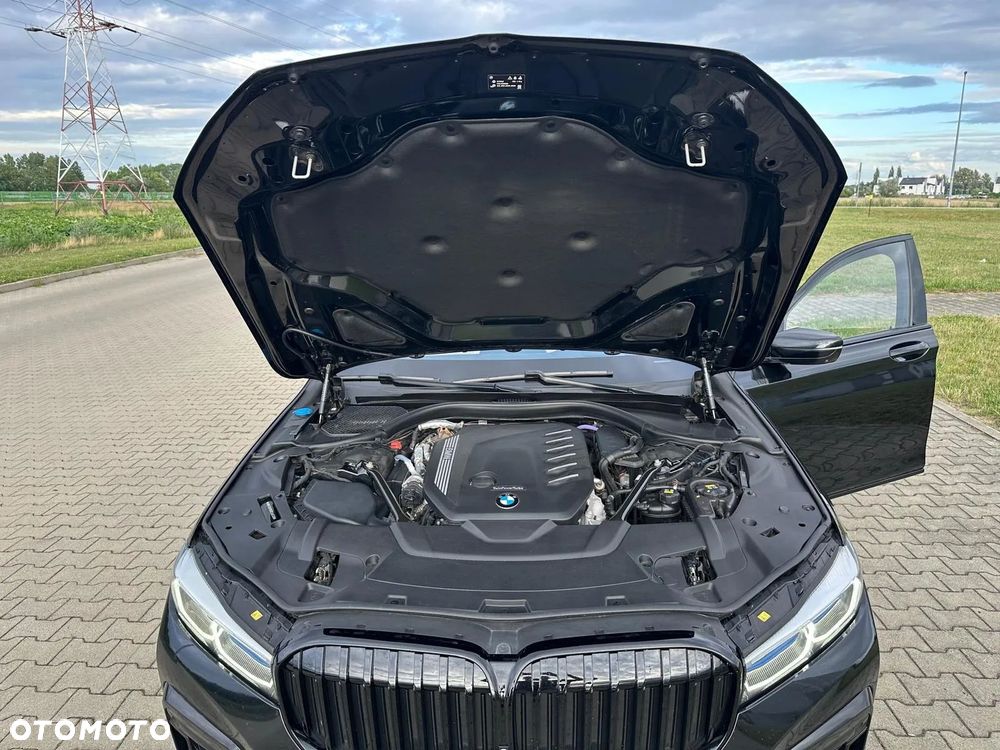 BMW Seria 7 740d xDrive mHEV sport - 9