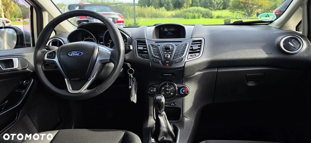 Ford Fiesta 1.0 EcoBoost Titanium - 24