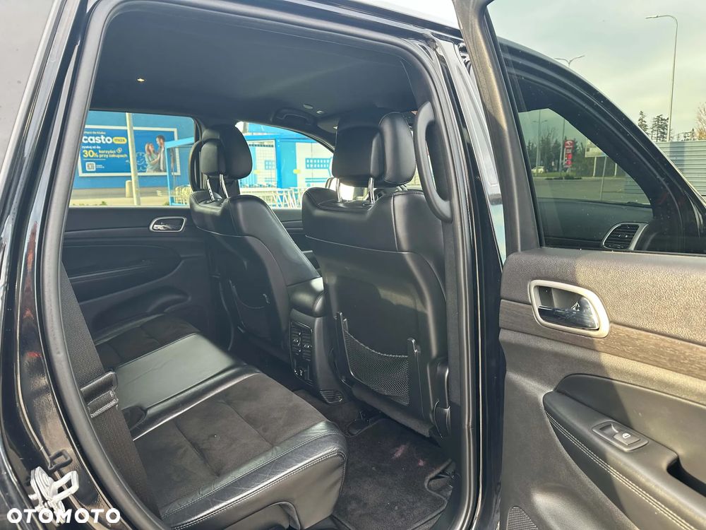 Jeep Grand Cherokee - 12