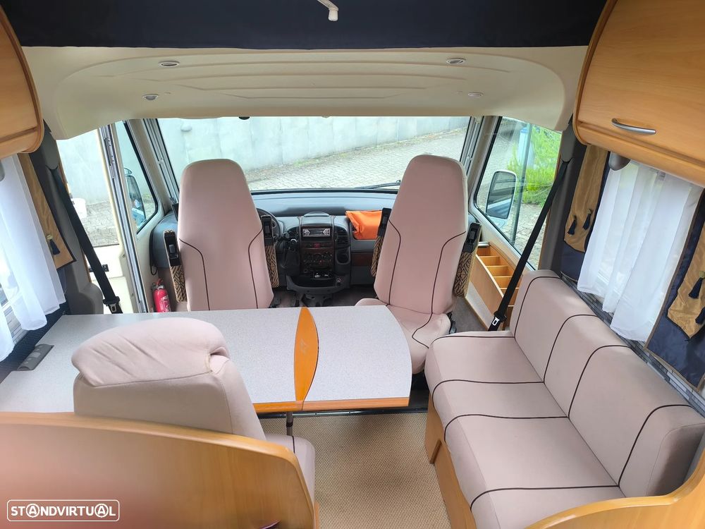 Pilote Reference Autocaravana 2.8 pilote 6 dormidas 2006 chassi alko Hu - 24