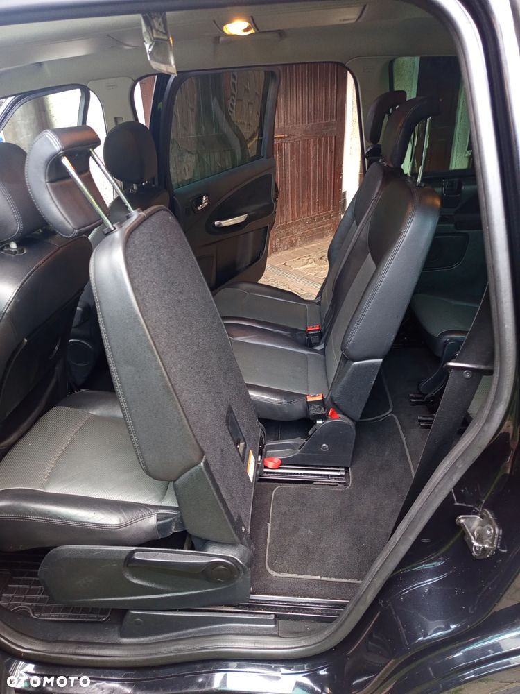 Ford Galaxy 2.0 TDCi Ghia - 13