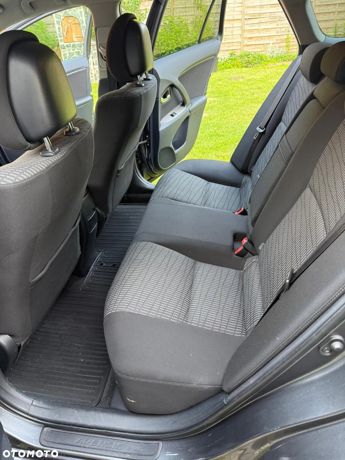 Toyota Avensis 2.2 D-4D Premium - 22