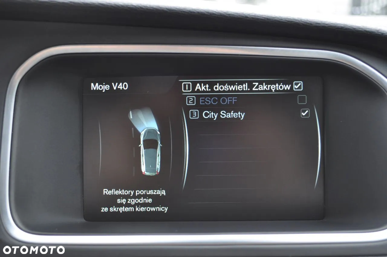 Volvo V40 D2 Drive-E R-Design Momentum - 13