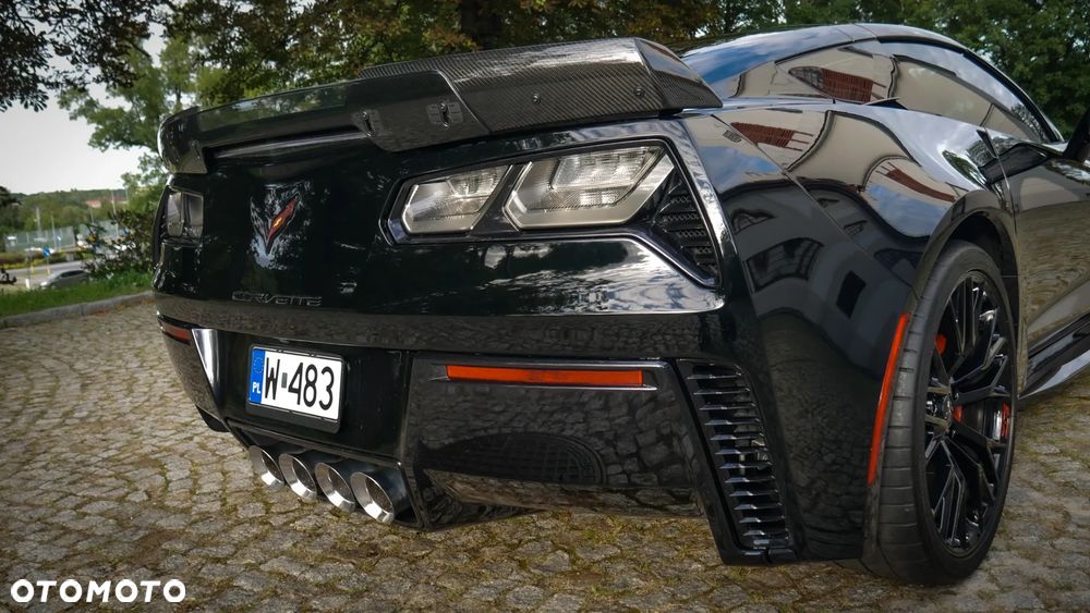 Chevrolet Corvette - 12