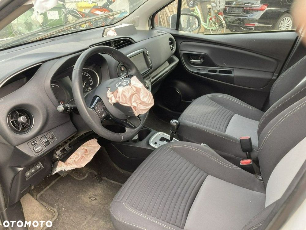Toyota Yaris - 14