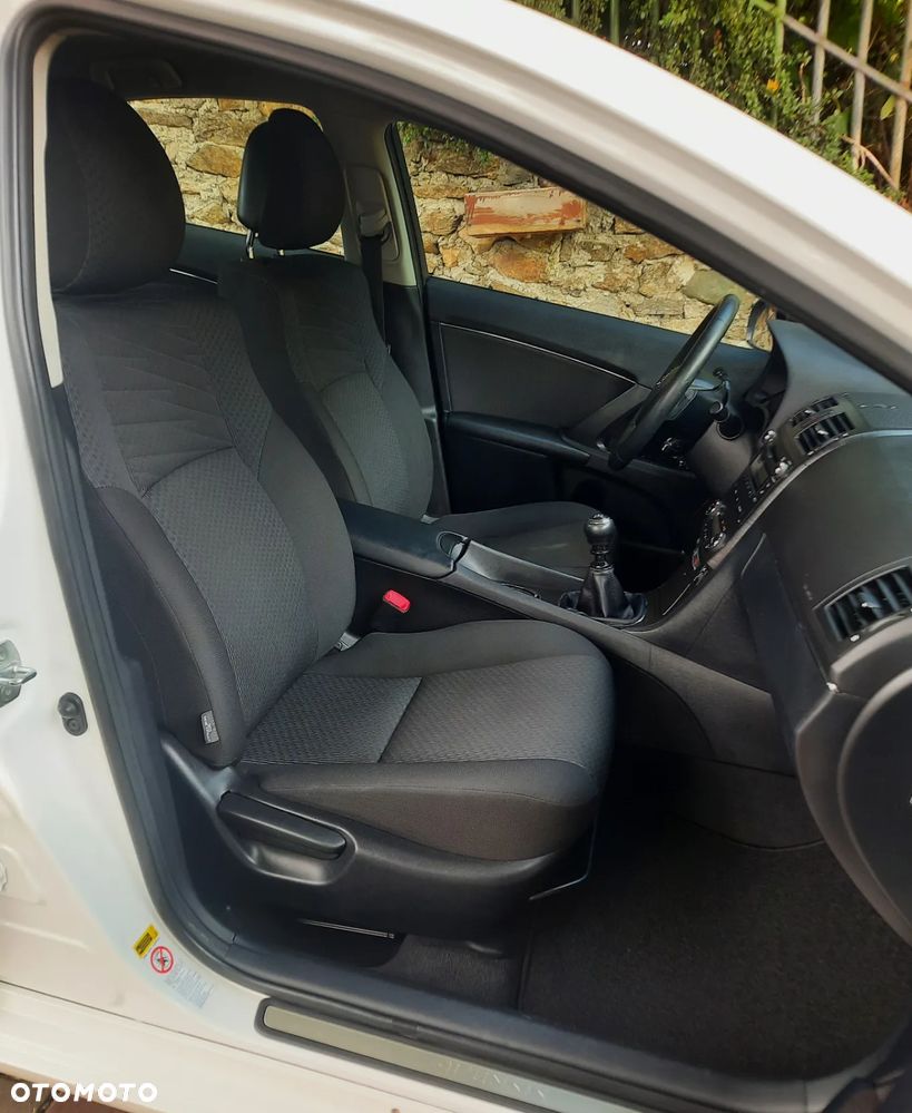 Toyota Avensis 1.8 Executive - 10