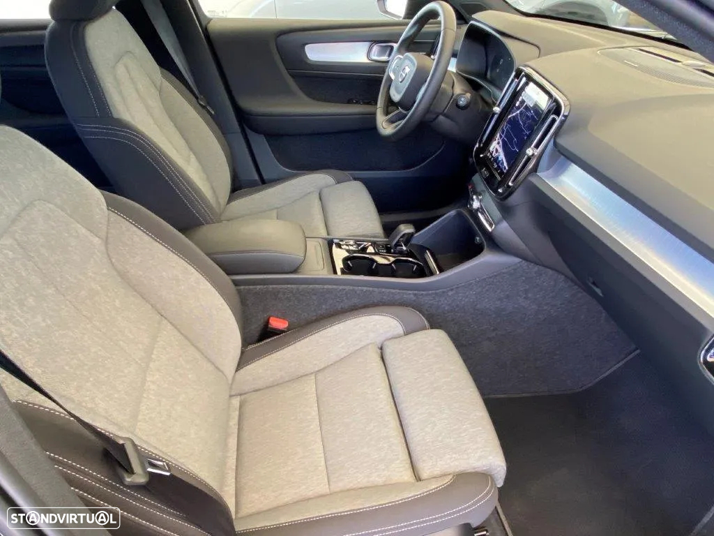 Volvo XC 40 2.0 B3 Black Edition - 10
