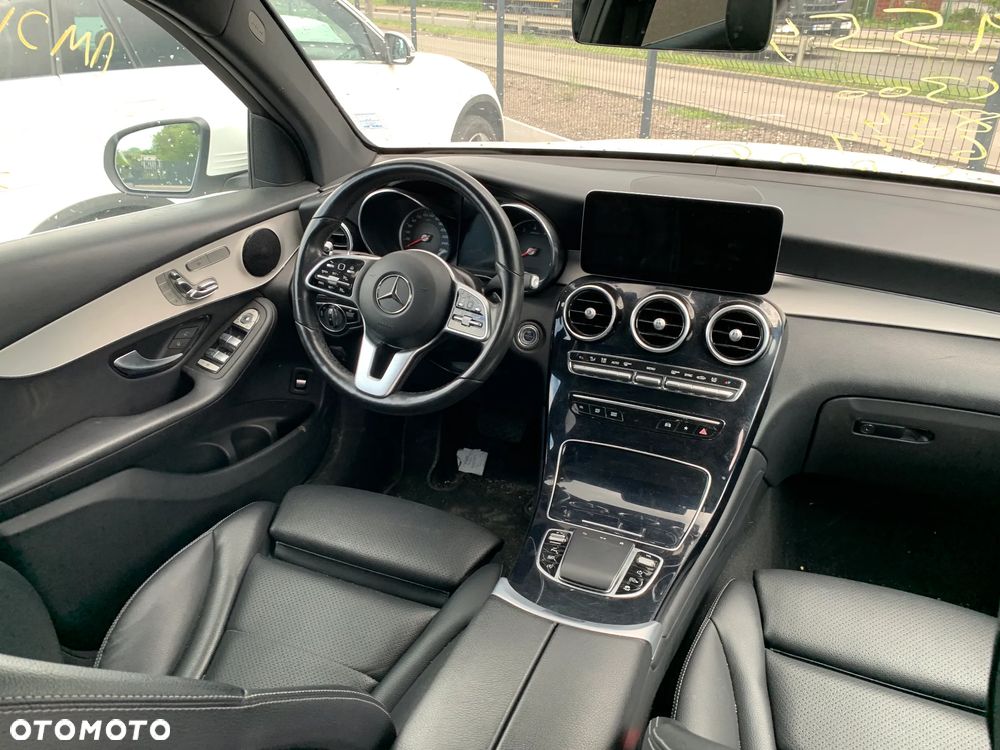 Mercedes-Benz GLC 300 4Matic 9G-TRONIC - 16