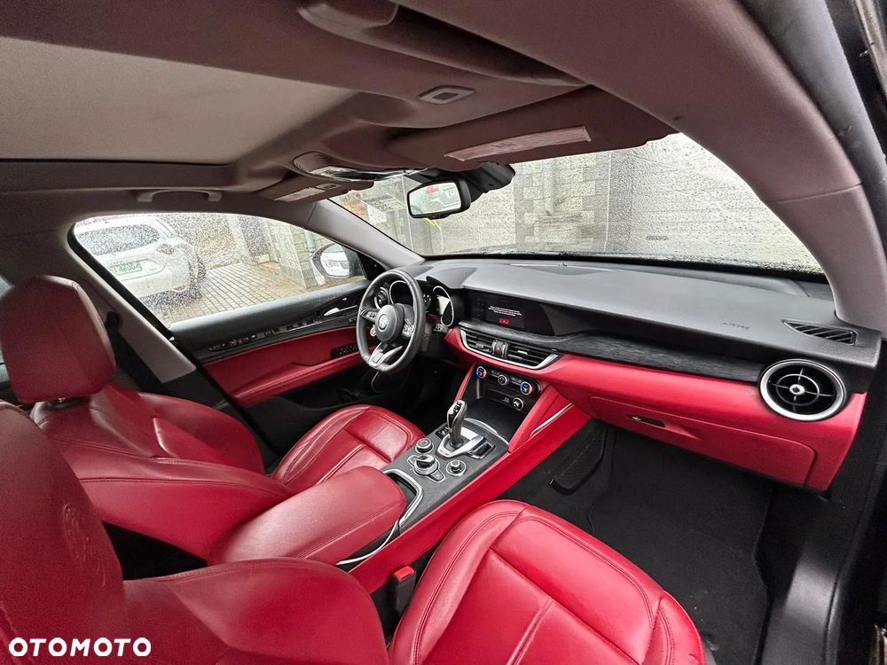 Alfa Romeo Stelvio - 22