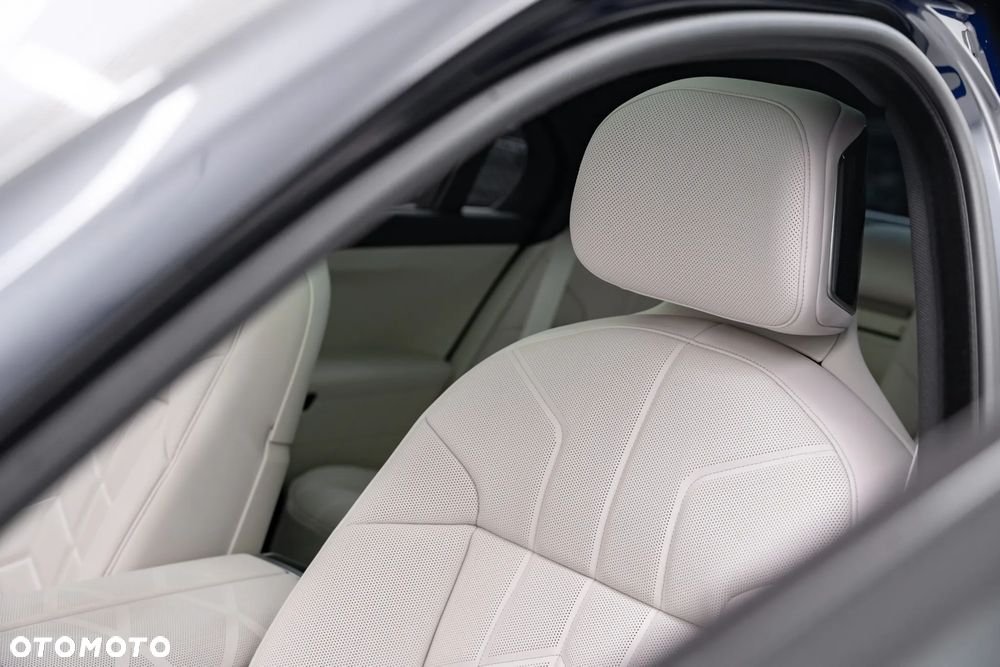 BMW Seria 7 740d xDrive mHEV M Sport sport - 23