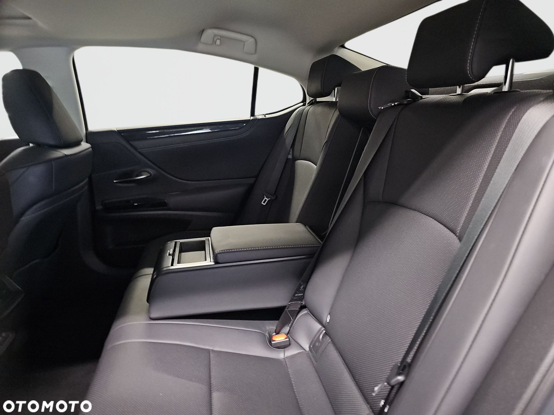 Lexus ES - 13