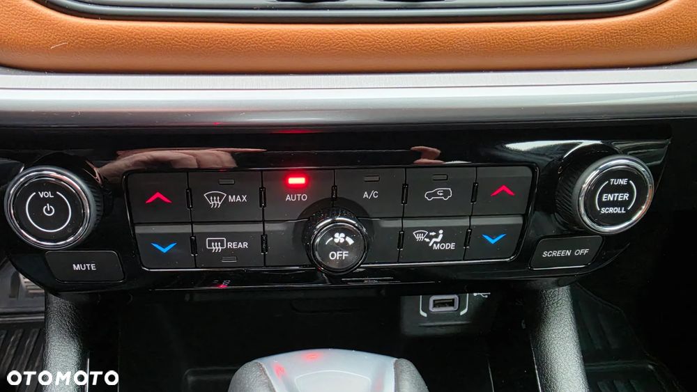 Jeep Compass - 34