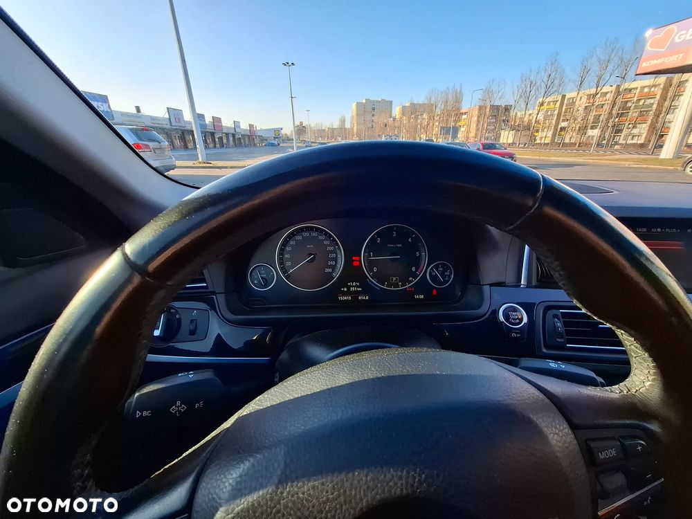 BMW Seria 5 525d - 10