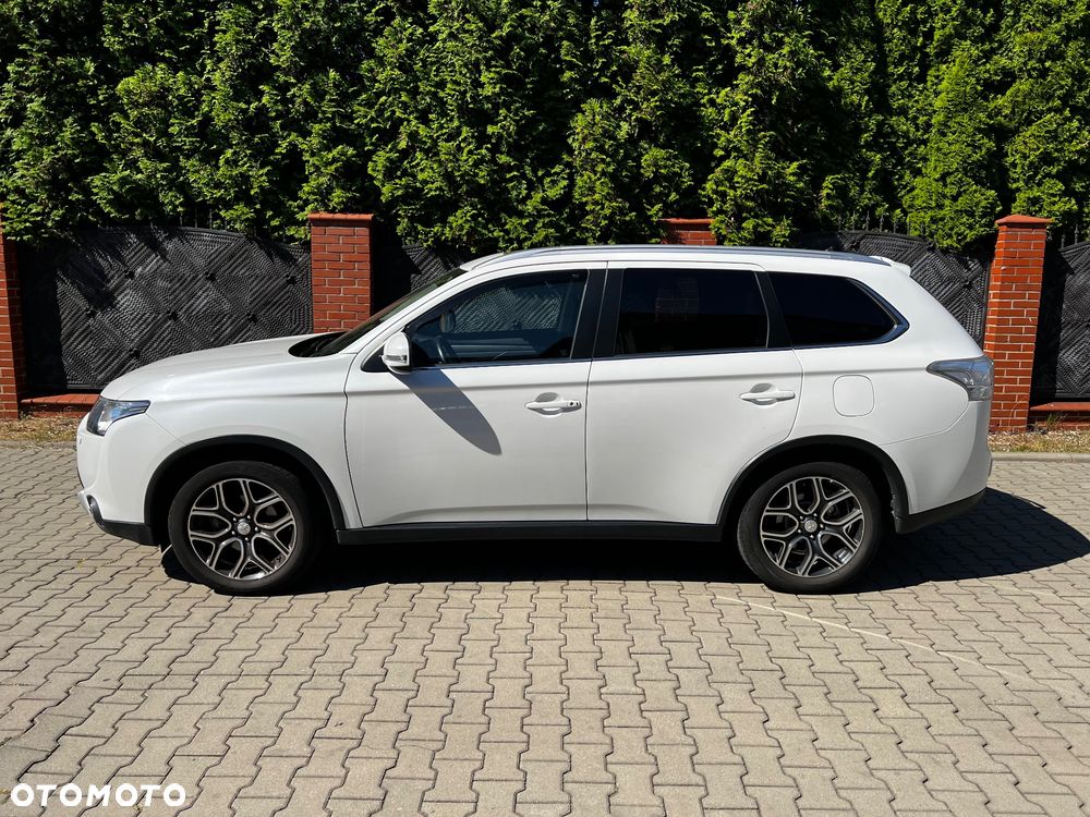 Mitsubishi Outlander 2.0 Instyle Navi 4WD CVT - 3