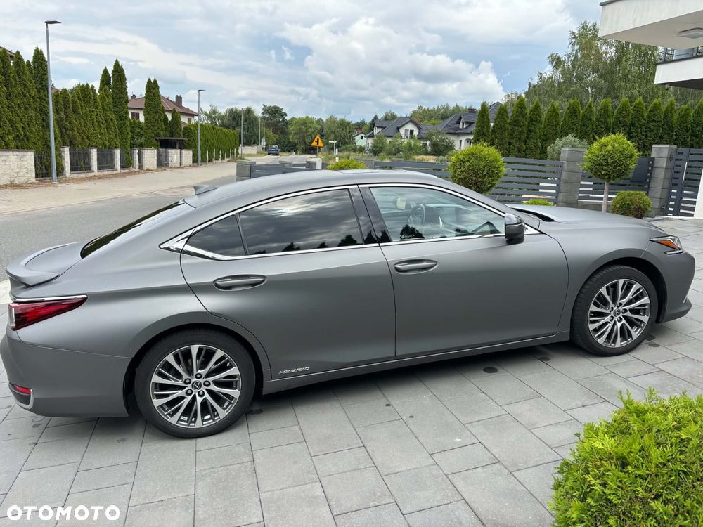 Lexus ES 300h Business Edition - 5