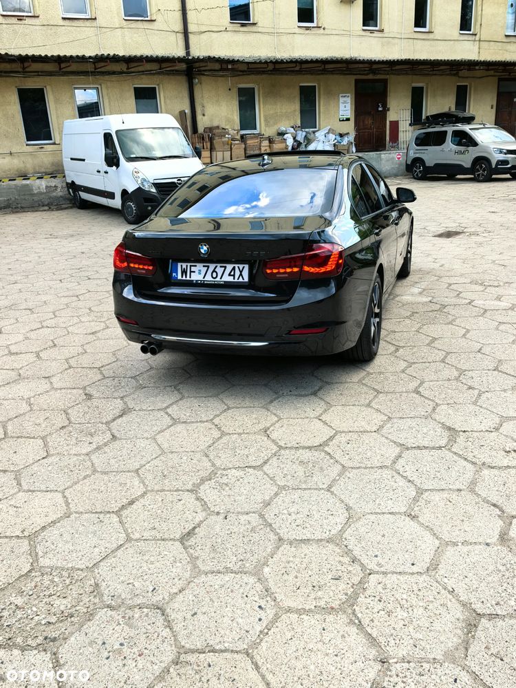 BMW Seria 3 328i xDrive Sport Line - 4
